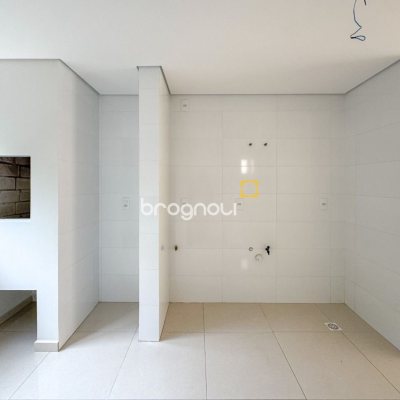 Apartamento com 105m², 2 quartos (sendo 1 suíte), 1 garagem, no bairro Trindade em Florianópolis