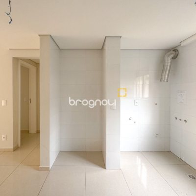 Apartamento com 105m², 2 quartos (sendo 1 suíte), 1 garagem, no bairro Trindade em Florianópolis