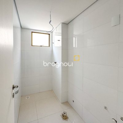 Apartamento com 105m², 2 quartos (sendo 1 suíte), 1 garagem, no bairro Trindade em Florianópolis