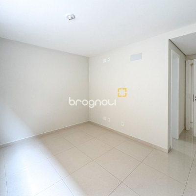 Apartamento com 105m², 2 quartos (sendo 1 suíte), 1 garagem, no bairro Trindade em Florianópolis