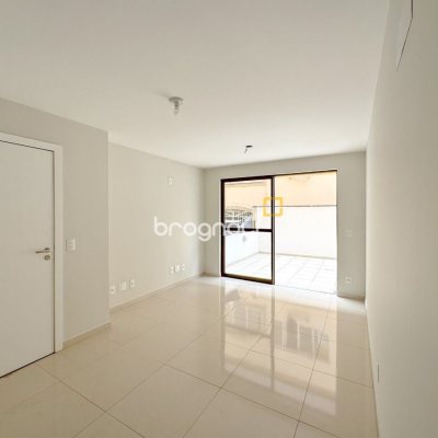 Apartamento com 105m², 2 quartos (sendo 1 suíte), 1 garagem, no bairro Trindade em Florianópolis