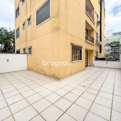 Apartamento com 105m², 2 quartos (sendo 1 suíte), 1 garagem, no bairro Trindade em Florianópolis