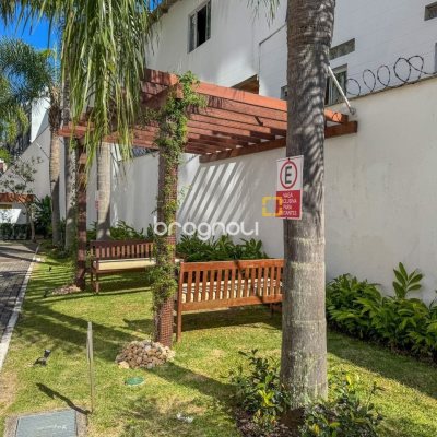 Cobertura com 156m², 3 quartos (sendo 1 suíte), 2 garagens, no bairro Agronômica em Florianópolis