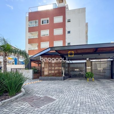 Cobertura com 156m², 3 quartos (sendo 1 suíte), 2 garagens, no bairro Agronômica em Florianópolis
