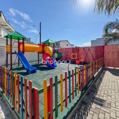 Cobertura com 156m², 3 quartos (sendo 1 suíte), 2 garagens, no bairro Agronômica em Florianópolis