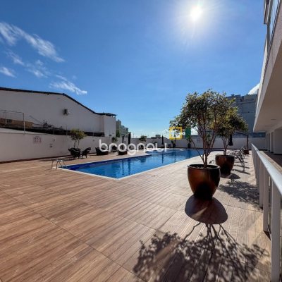 Cobertura com 156m², 3 quartos (sendo 1 suíte), 2 garagens, no bairro Agronômica em Florianópolis