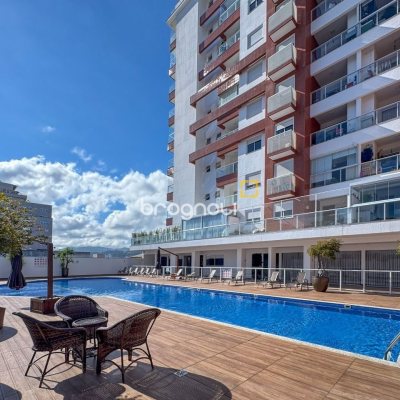 Cobertura com 156m², 3 quartos (sendo 1 suíte), 2 garagens, no bairro Agronômica em Florianópolis