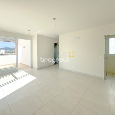Cobertura com 156m², 3 quartos (sendo 1 suíte), 2 garagens, no bairro Agronômica em Florianópolis