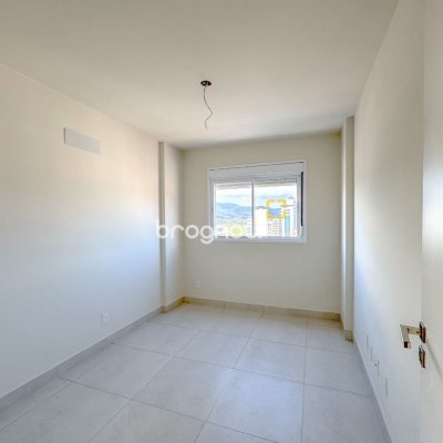 Cobertura com 156m², 3 quartos (sendo 1 suíte), 2 garagens, no bairro Agronômica em Florianópolis