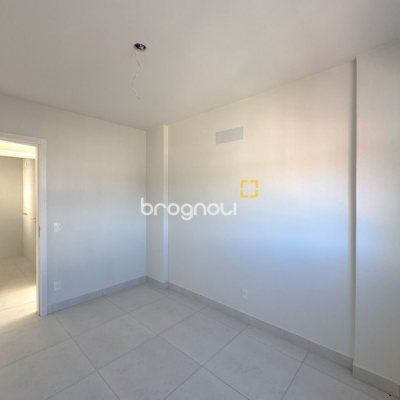 Cobertura com 156m², 3 quartos (sendo 1 suíte), 2 garagens, no bairro Agronômica em Florianópolis