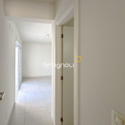 Cobertura com 156m², 3 quartos (sendo 1 suíte), 2 garagens, no bairro Agronômica em Florianópolis