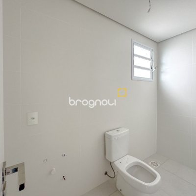 Cobertura com 156m², 3 quartos (sendo 1 suíte), 2 garagens, no bairro Agronômica em Florianópolis