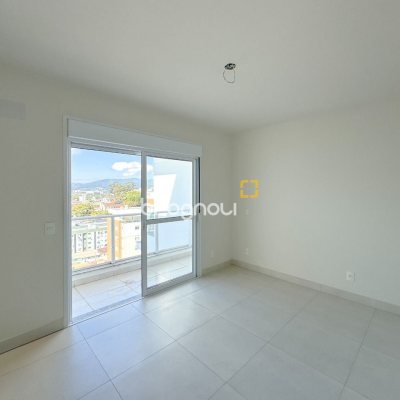 Cobertura com 156m², 3 quartos (sendo 1 suíte), 2 garagens, no bairro Agronômica em Florianópolis