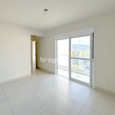 Cobertura com 156m², 3 quartos (sendo 1 suíte), 2 garagens, no bairro Agronômica em Florianópolis