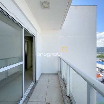 Cobertura com 156m², 3 quartos (sendo 1 suíte), 2 garagens, no bairro Agronômica em Florianópolis