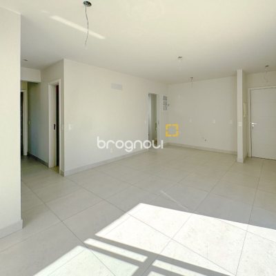 Cobertura com 156m², 3 quartos (sendo 1 suíte), 2 garagens, no bairro Agronômica em Florianópolis