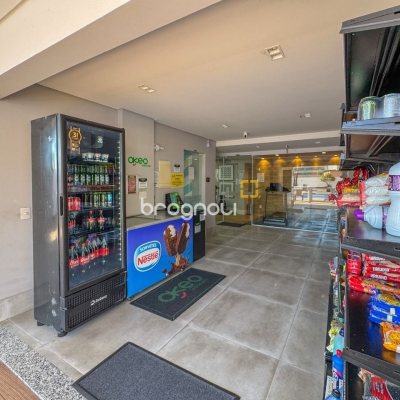 Cobertura com 156m², 3 quartos (sendo 1 suíte), 2 garagens, no bairro Agronômica em Florianópolis