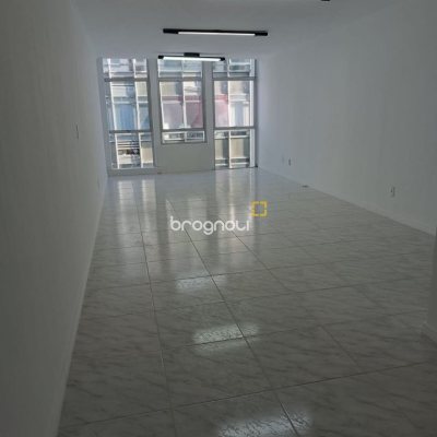 Sala com 39m², no bairro Centro em Florianópolis