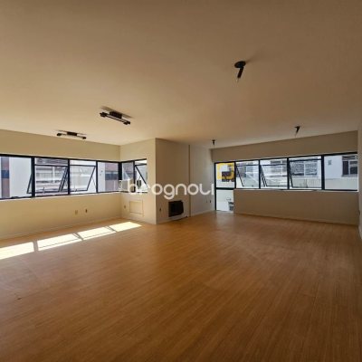 Sala com 60m², 1 garagem, no bairro Centro em Florianópolis