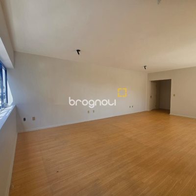 Sala com 60m², 1 garagem, no bairro Centro em Florianópolis