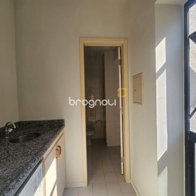 Sala com 60m², 1 garagem, no bairro Centro em Florianópolis