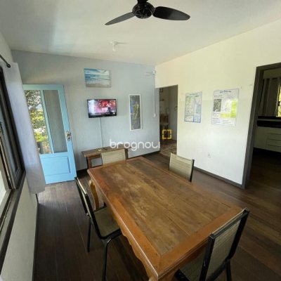 Hotel com 228m², 11 quartos, no bairro Barra da Lagoa em Florianópolis