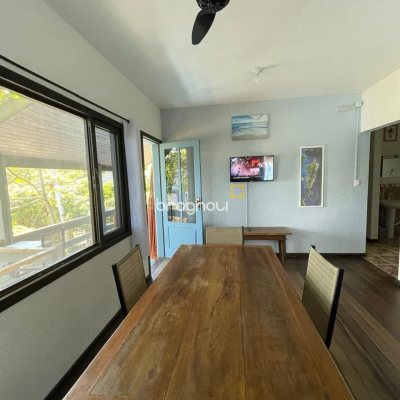 Hotel com 228m², 11 quartos, no bairro Barra da Lagoa em Florianópolis