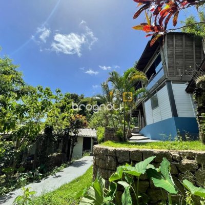Hotel com 228m², 11 quartos, no bairro Barra da Lagoa em Florianópolis