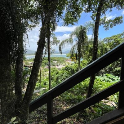 Hotel com 228m², 11 quartos, no bairro Barra da Lagoa em Florianópolis