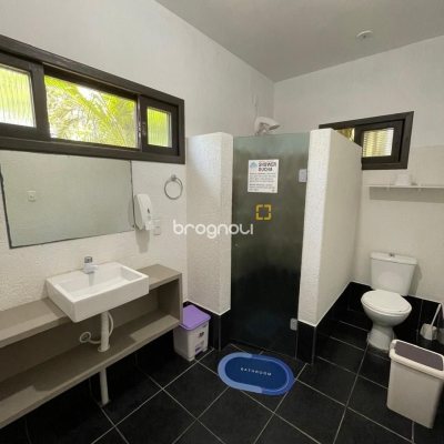 Hotel com 228m², 11 quartos, no bairro Barra da Lagoa em Florianópolis