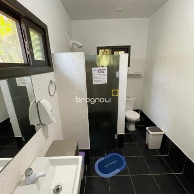 Hotel com 228m², 11 quartos, no bairro Barra da Lagoa em Florianópolis