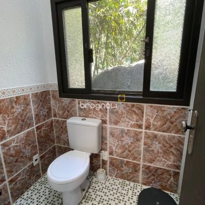 Hotel com 228m², 11 quartos, no bairro Barra da Lagoa em Florianópolis
