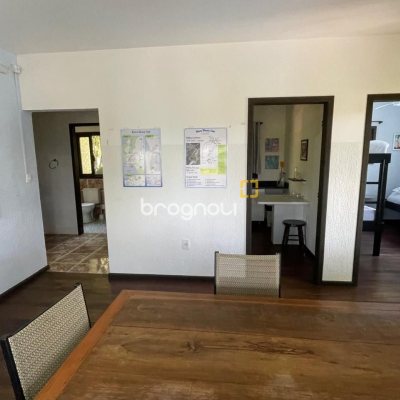 Hotel com 228m², 11 quartos, no bairro Barra da Lagoa em Florianópolis