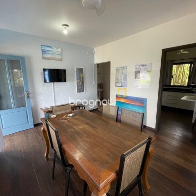 Hotel com 228m², 11 quartos, no bairro Barra da Lagoa em Florianópolis
