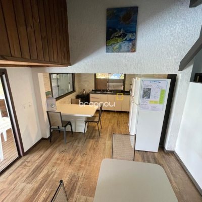 Hotel com 228m², 11 quartos, no bairro Barra da Lagoa em Florianópolis