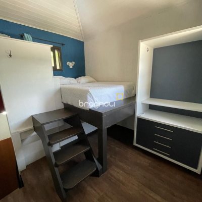 Hotel com 228m², 11 quartos, no bairro Barra da Lagoa em Florianópolis