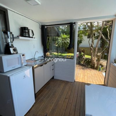 Hotel com 228m², 11 quartos, no bairro Barra da Lagoa em Florianópolis