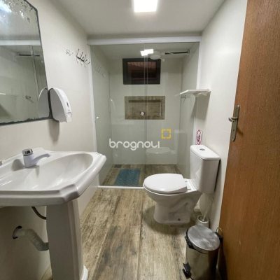 Hotel com 228m², 11 quartos, no bairro Barra da Lagoa em Florianópolis