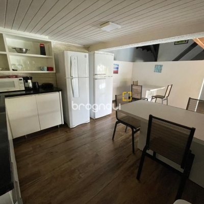 Hotel com 228m², 11 quartos, no bairro Barra da Lagoa em Florianópolis