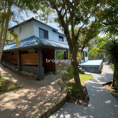 Hotel com 228m², 11 quartos, no bairro Barra da Lagoa em Florianópolis