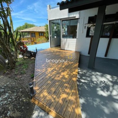 Hotel com 228m², 11 quartos, no bairro Barra da Lagoa em Florianópolis