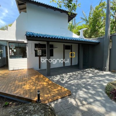 Hotel com 228m², 11 quartos, no bairro Barra da Lagoa em Florianópolis
