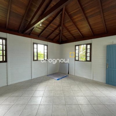 Hotel com 228m², 11 quartos, no bairro Barra da Lagoa em Florianópolis