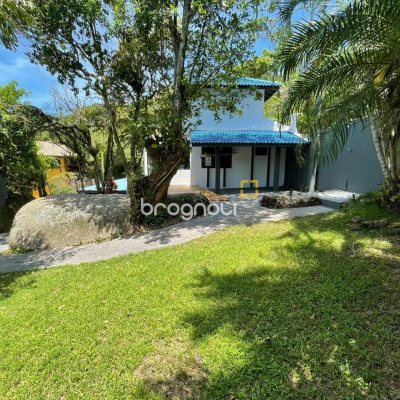 Hotel com 228m², 11 quartos, no bairro Barra da Lagoa em Florianópolis