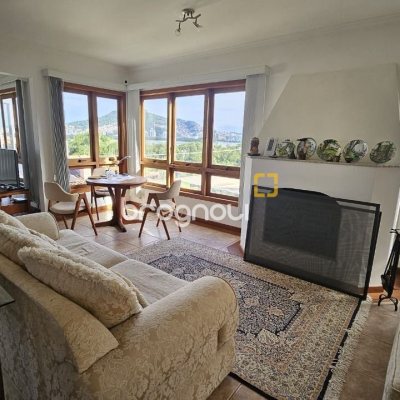 Casa com 233m², 4 quartos (sendo 1 suíte), 2 garagens, no bairro João Paulo em Florianópolis