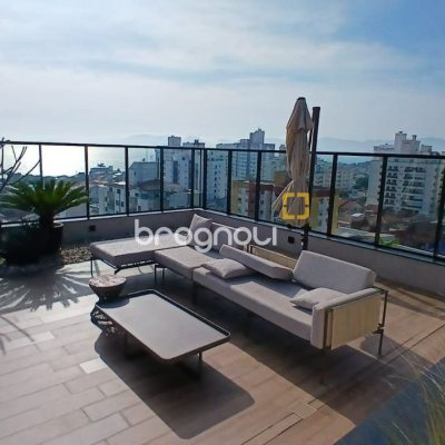 Apartamento com 69m², 2 quartos (sendo 1 suíte), 1 garagem, no bairro Estreito em Florianópolis
