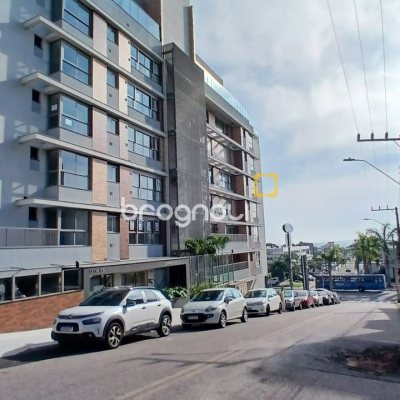 Apartamento com 69m², 2 quartos (sendo 1 suíte), 1 garagem, no bairro Estreito em Florianópolis