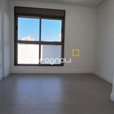 Apartamento com 69m², 2 quartos (sendo 1 suíte), 1 garagem, no bairro Estreito em Florianópolis