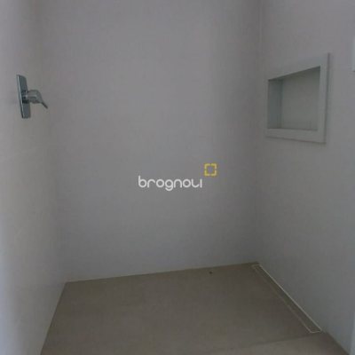 Apartamento com 69m², 2 quartos (sendo 1 suíte), 1 garagem, no bairro Estreito em Florianópolis