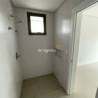 Apartamento com 69m², 2 quartos (sendo 1 suíte), 1 garagem, no bairro Estreito em Florianópolis